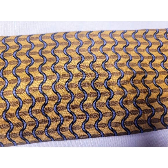 SAVILE ROW Premium Silk Tie - Gold & Blue Wave Pattern - Classic Menswear - Picture 2 of 5